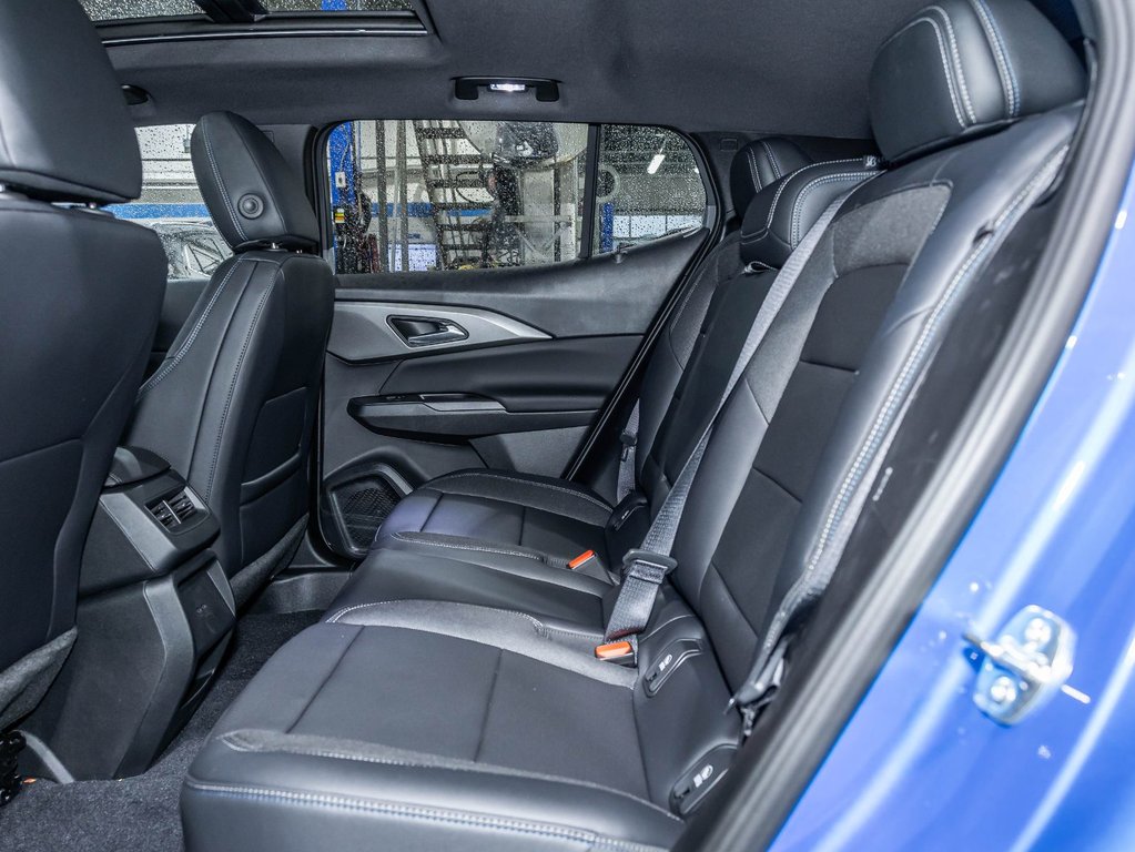 2027 Chevrolet Equinox EV in St-Jérôme, Quebec - 27 - w1024h768px