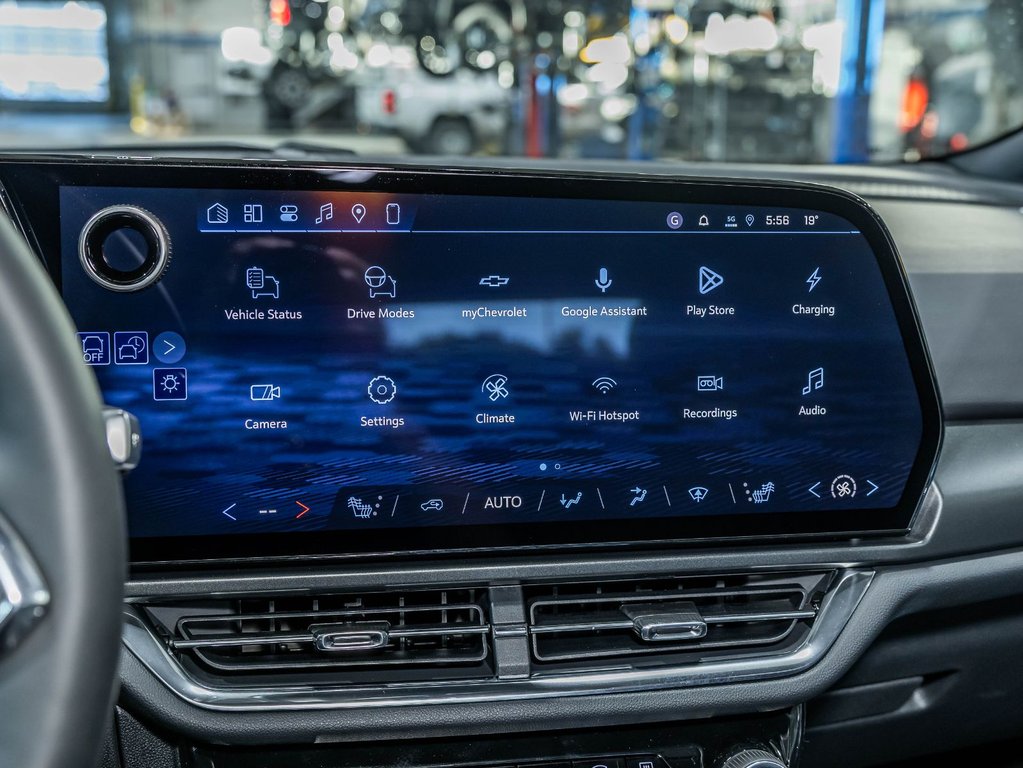2027 Chevrolet Equinox EV in St-Jérôme, Quebec - 21 - w1024h768px