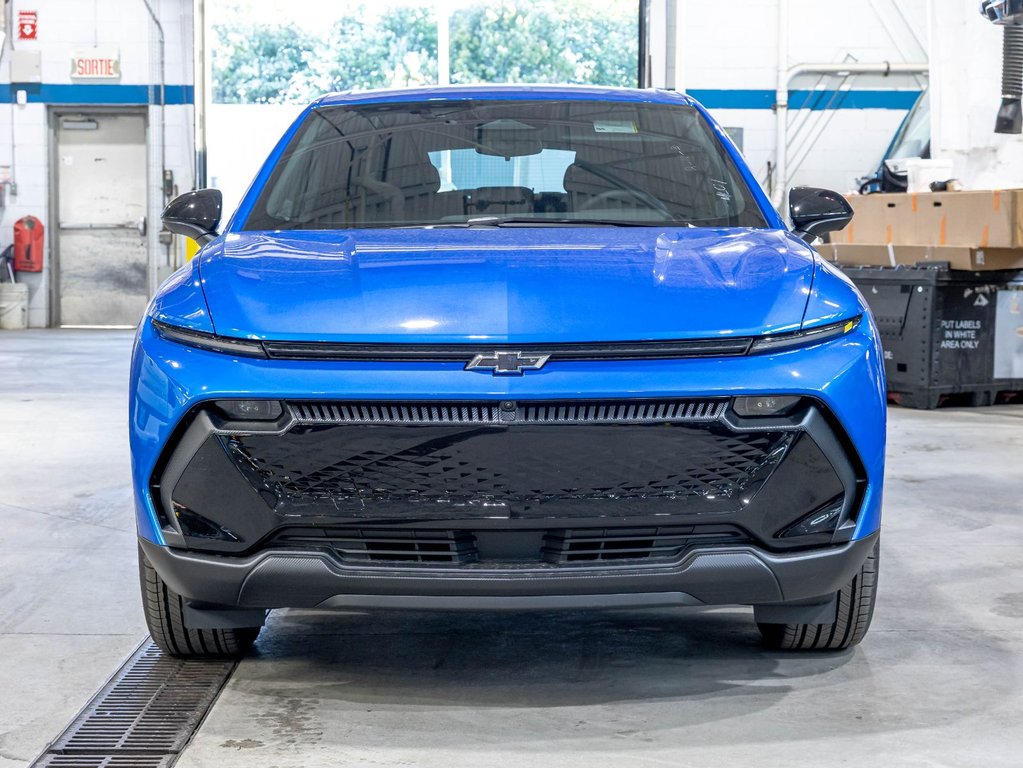 2027 Chevrolet Equinox EV in St-Jérôme, Quebec - 2 - w1024h768px