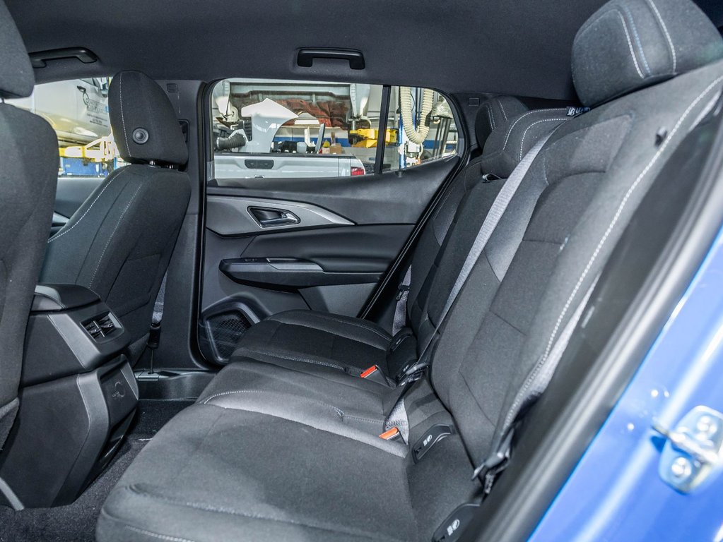 2027 Chevrolet Equinox EV in St-Jérôme, Quebec - 27 - w1024h768px