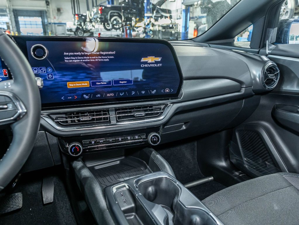 2027 Chevrolet Equinox EV in St-Jérôme, Quebec - 20 - w1024h768px