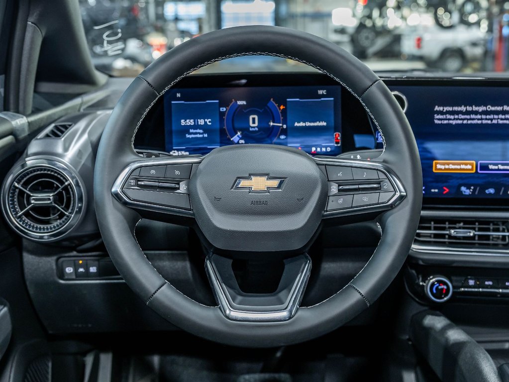 2027 Chevrolet Equinox EV in St-Jérôme, Quebec - 14 - w1024h768px