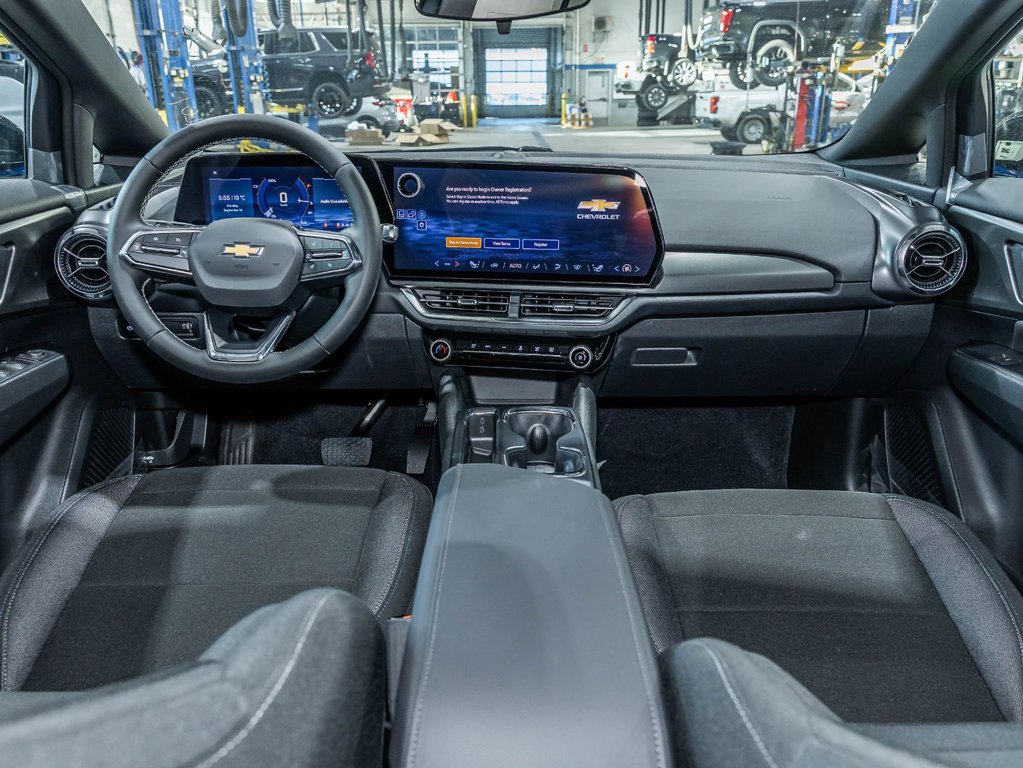 2027 Chevrolet Equinox EV in St-Jérôme, Quebec - 5 - w1024h768px