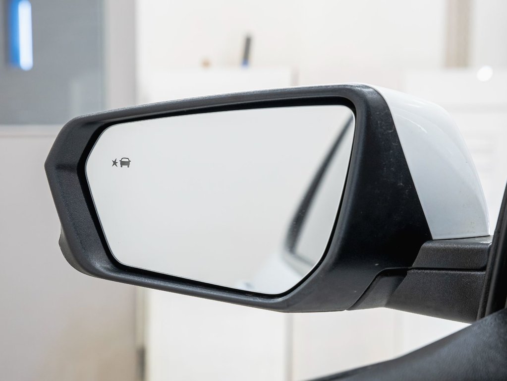 2022 Chevrolet Equinox in St-Jérôme, Quebec - 33 - w1024h768px