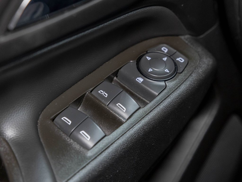 Chevrolet Equinox  2023 à St-Jérôme, Québec - 23 - w1024h768px