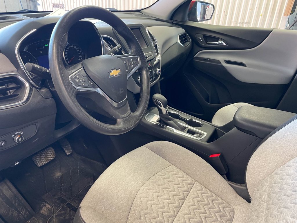 Chevrolet Equinox  2023 à St-Jérôme, Québec - 3 - w1024h768px