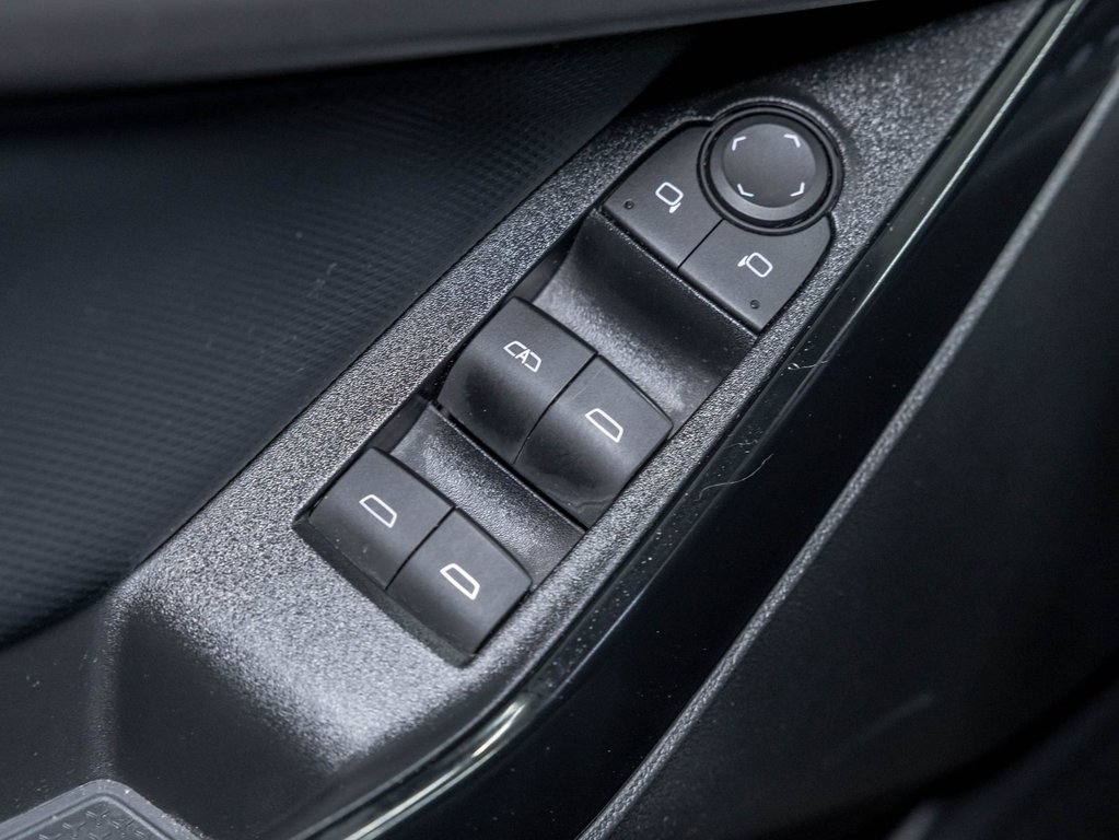 2025 Chevrolet Equinox in St-Jérôme, Quebec - 23 - w1024h768px