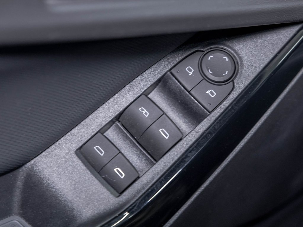 2025 Chevrolet Equinox in St-Jérôme, Quebec - 24 - w1024h768px
