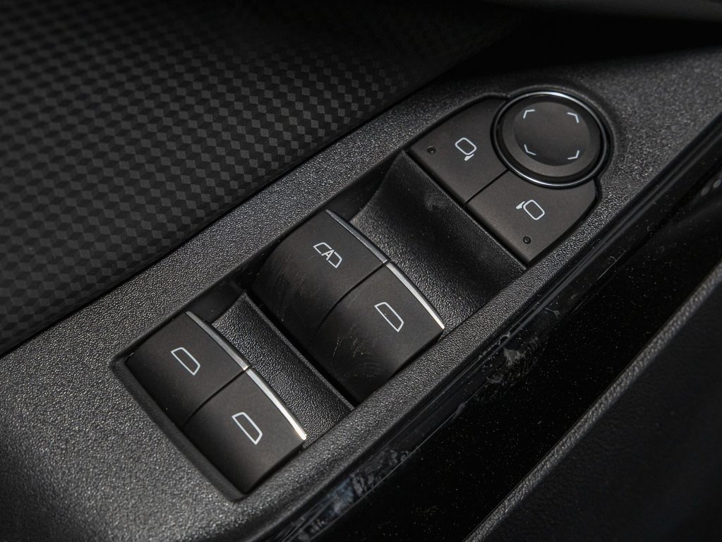 2026 Chevrolet Equinox in St-Jérôme, Quebec - 28 - w1024h768px