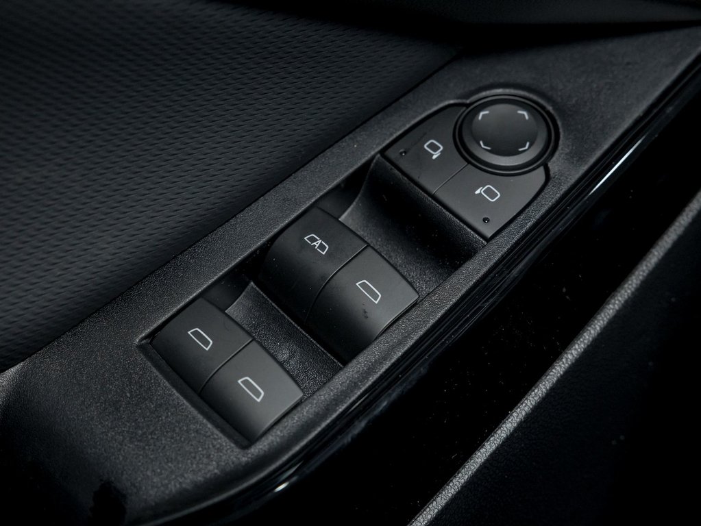 2026 Chevrolet Equinox in St-Jérôme, Quebec - 25 - w1024h768px