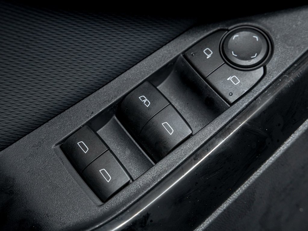 2026 Chevrolet Equinox in St-Jérôme, Quebec - 25 - w1024h768px