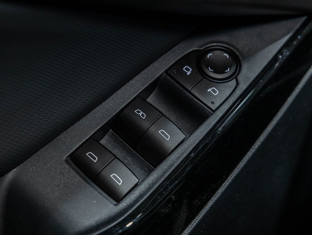 2026 Chevrolet Equinox in St-Jérôme, Quebec - 25 - w1024h768px