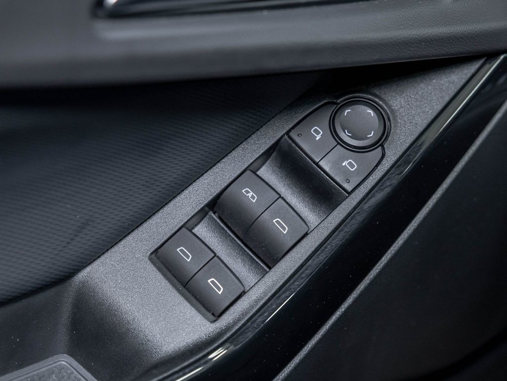 2026 Chevrolet Equinox in St-Jérôme, Quebec - 25 - w1024h768px