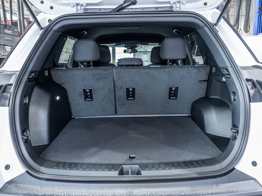 2027 Chevrolet Equinox in St-Jérôme, Quebec - 27 - w1024h768px