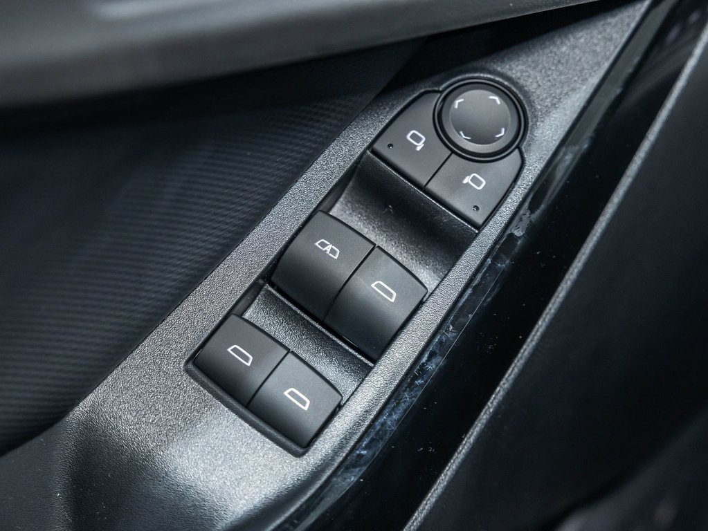 2027 Chevrolet Equinox in St-Jérôme, Quebec - 23 - w1024h768px