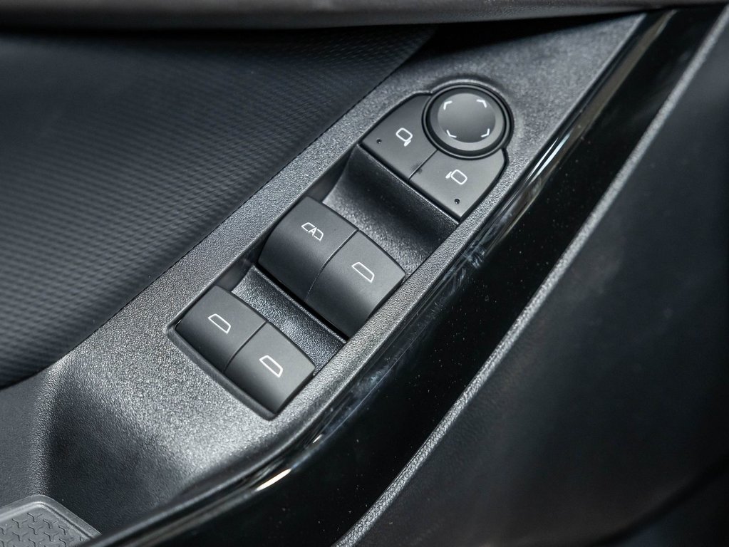 2027 Chevrolet Equinox in St-Jérôme, Quebec - 26 - w1024h768px