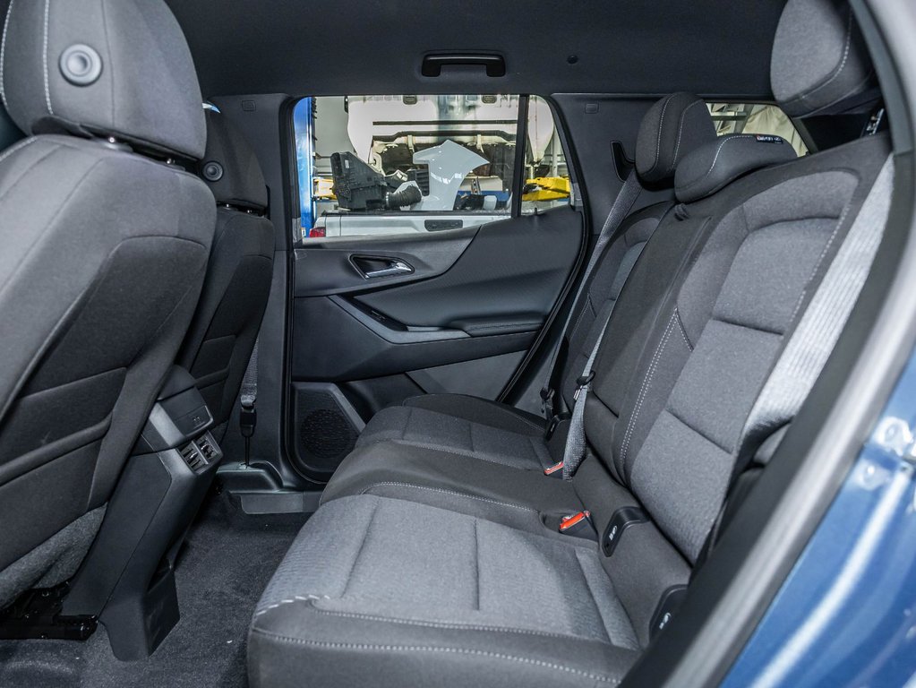 2027 Chevrolet Equinox in St-Jérôme, Quebec - 27 - w1024h768px