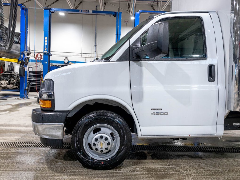 Chevrolet Express Cutaway 4500  2026 à St-Jérôme, Québec - 24 - w1024h768px