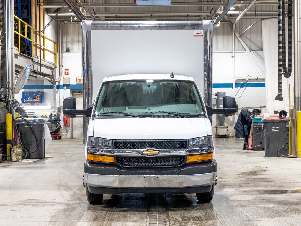 Chevrolet Express Cutaway 4500  2026 à St-Jérôme, Québec - 2 - w1024h768px