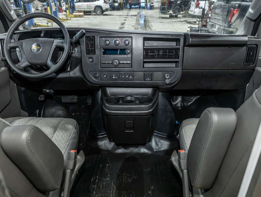 Chevrolet Express Cutaway 4500  2026 à St-Jérôme, Québec - 4 - w1024h768px