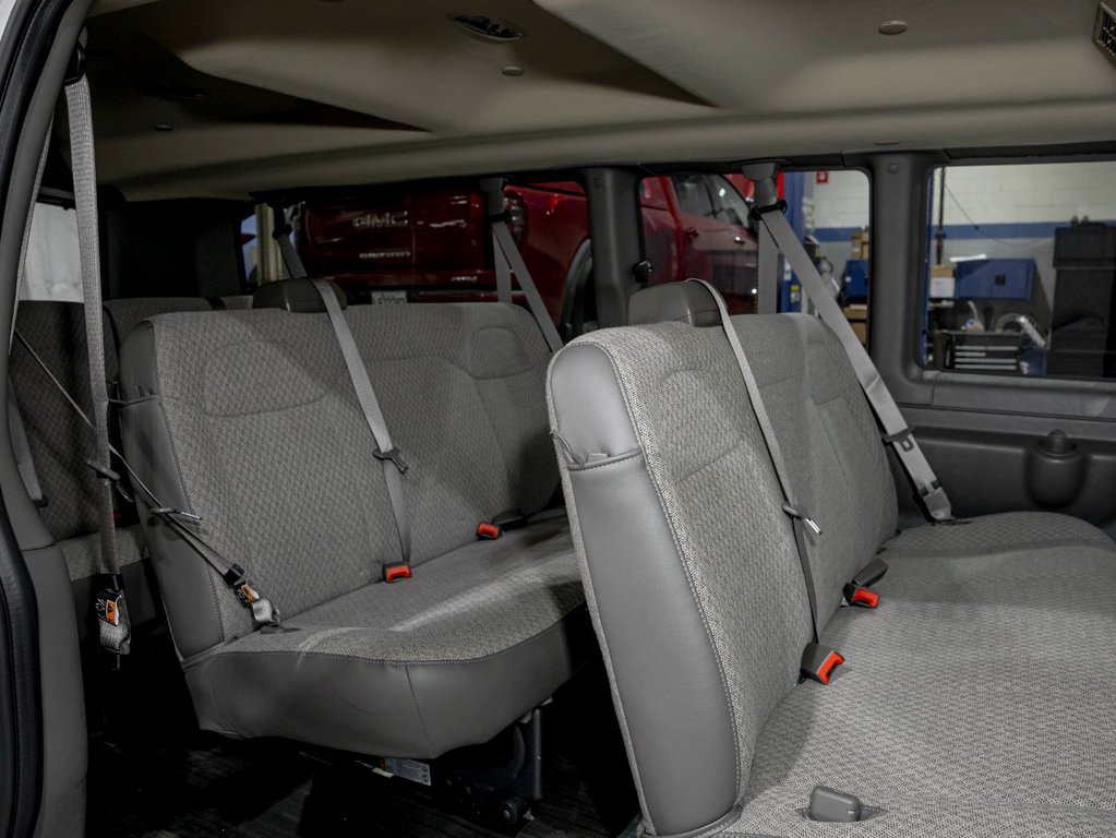 Chevrolet Express Passenger  2025 à St-Jérôme, Québec - 24 - w1024h768px