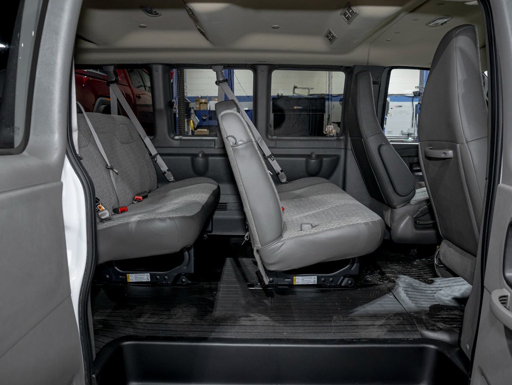 Chevrolet Express Passenger  2025 à St-Jérôme, Québec - 22 - w1024h768px
