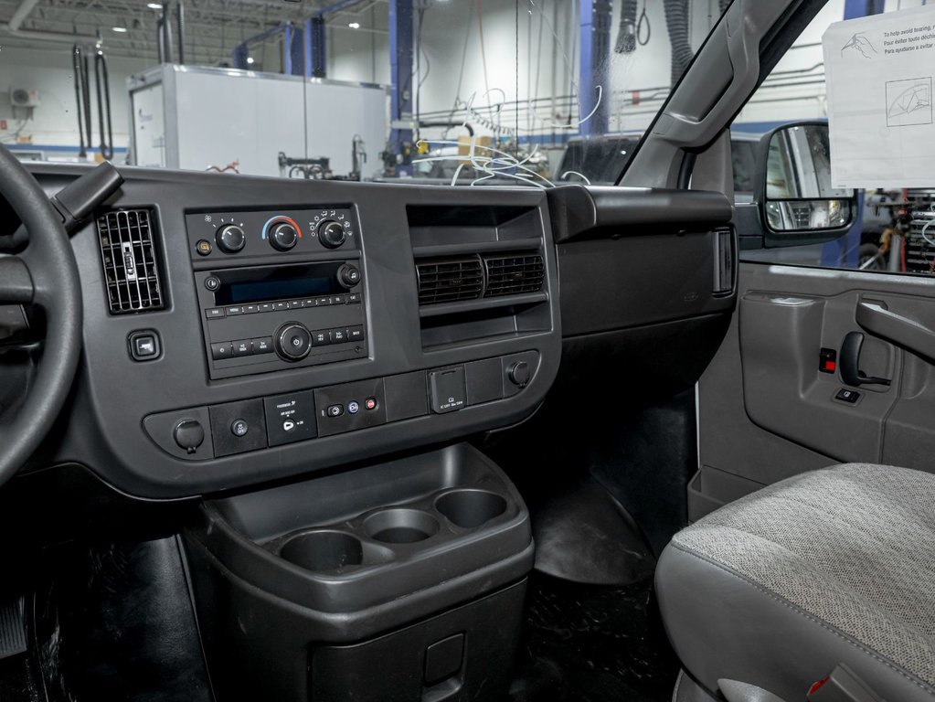 Chevrolet Express Passenger  2025 à St-Jérôme, Québec - 15 - w1024h768px