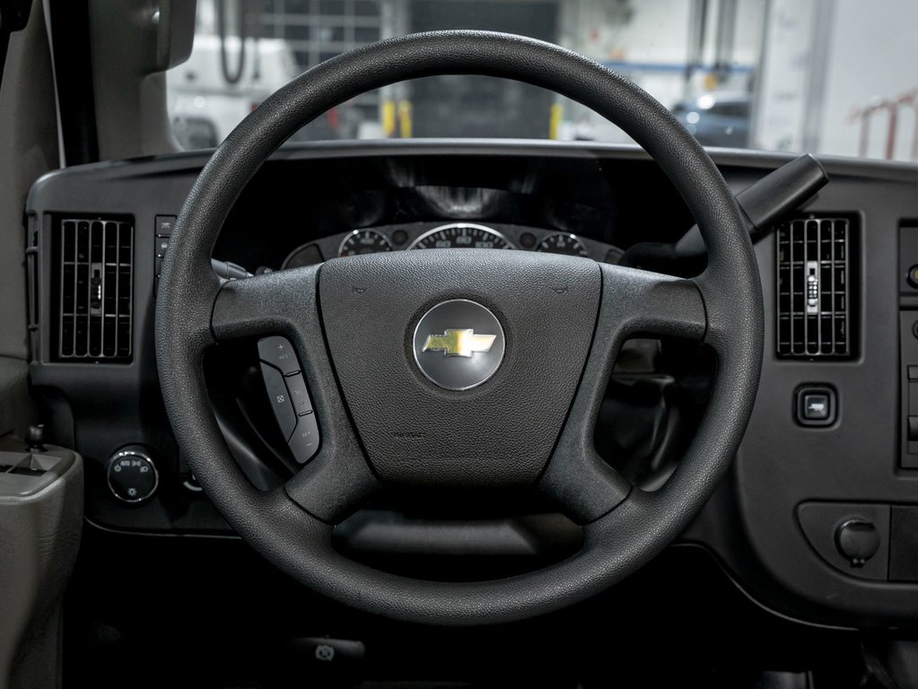 Chevrolet Express Passenger  2025 à St-Jérôme, Québec - 12 - w1024h768px