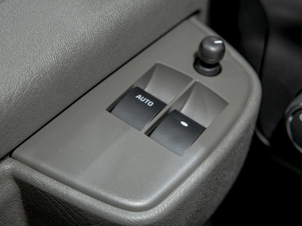 Chevrolet Express Passenger  2025 à St-Jérôme, Québec - 17 - w1024h768px