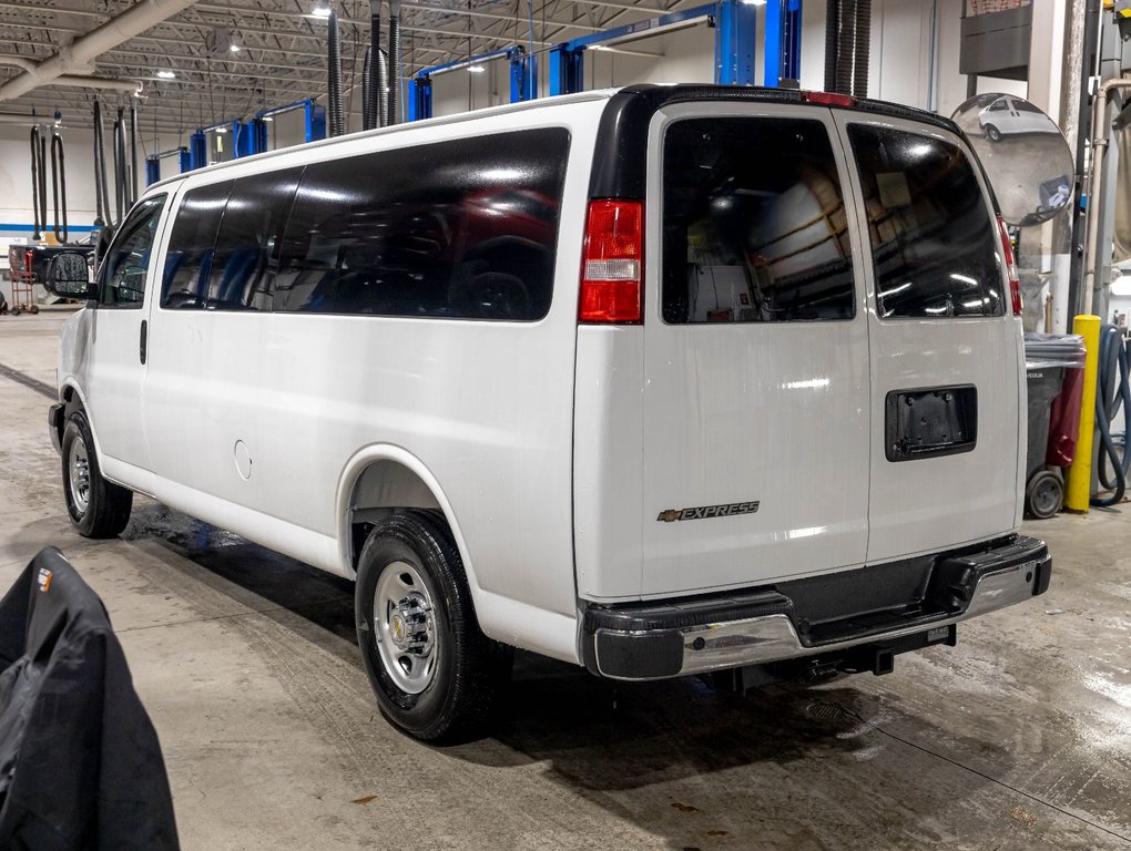 2025 Chevrolet Express Passenger in St-Jérôme, Quebec - 5 - w1024h768px