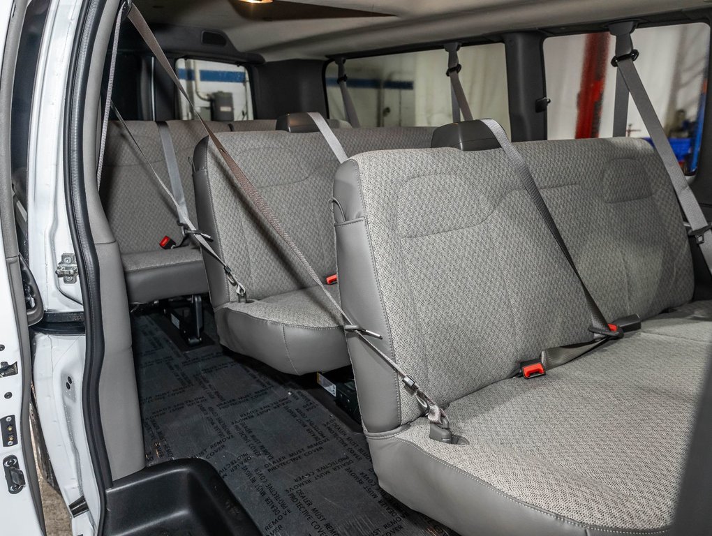 2025 Chevrolet Express Passenger in St-Jérôme, Quebec - 22 - w1024h768px