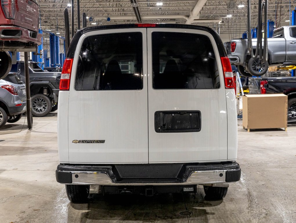 2025 Chevrolet Express Passenger in St-Jérôme, Quebec - 6 - w1024h768px
