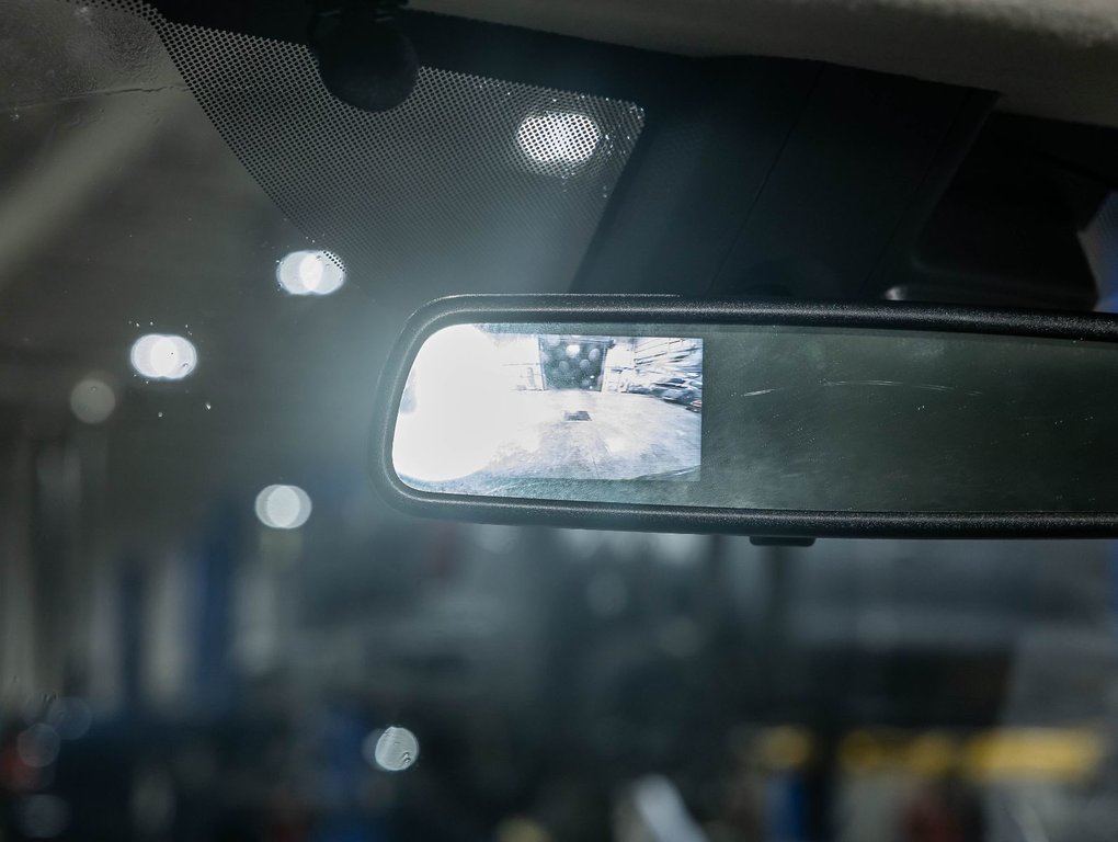 2025 Chevrolet Express Passenger in St-Jérôme, Quebec - 19 - w1024h768px