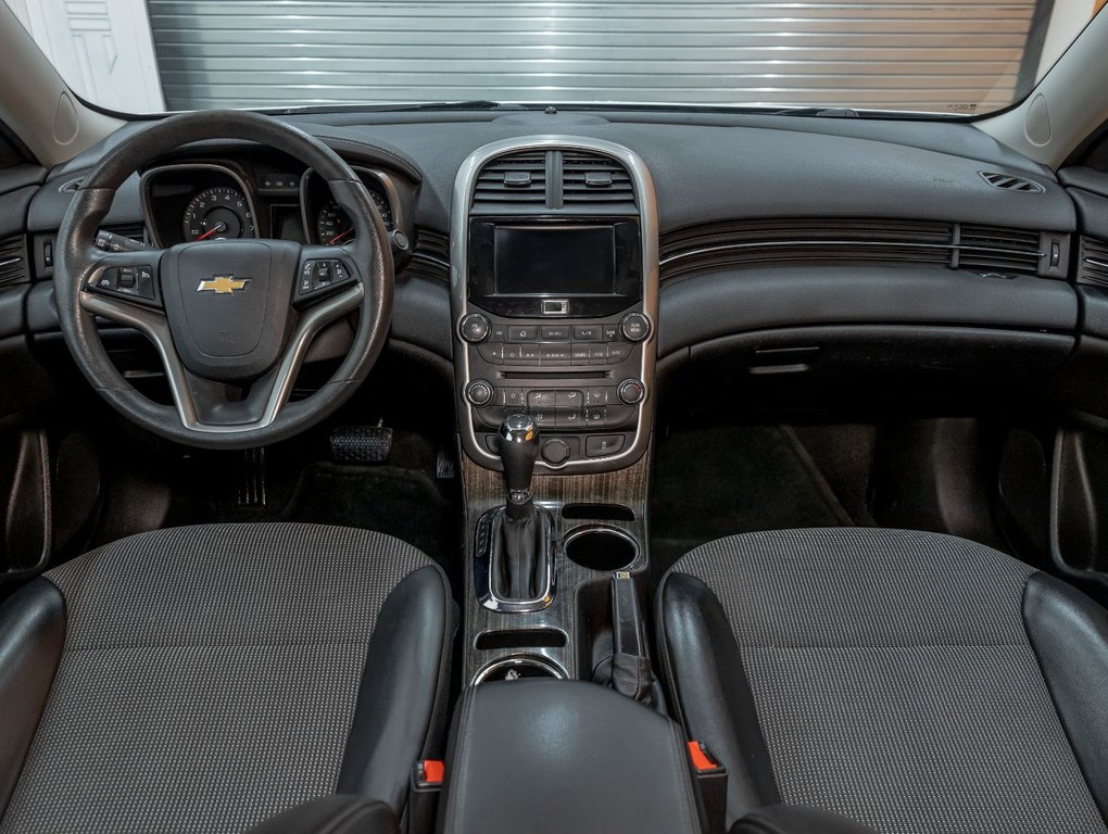 2015 Chevrolet Malibu in St-Jérôme, Quebec - 12 - w1024h768px