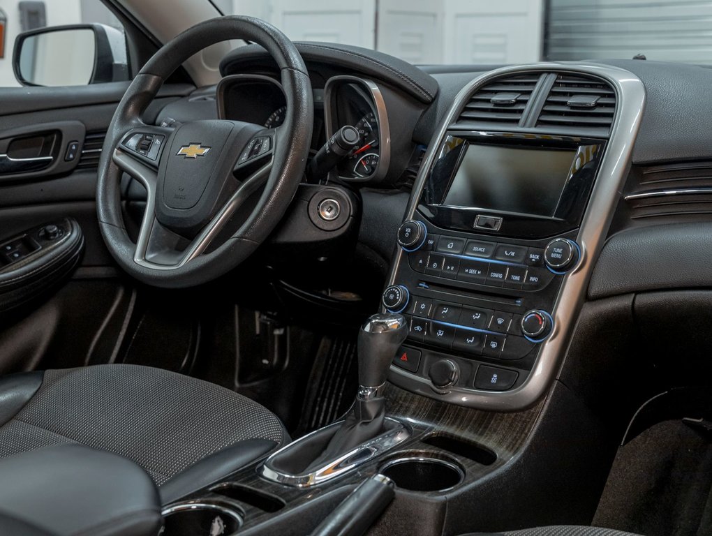 2015 Chevrolet Malibu in St-Jérôme, Quebec - 22 - w1024h768px