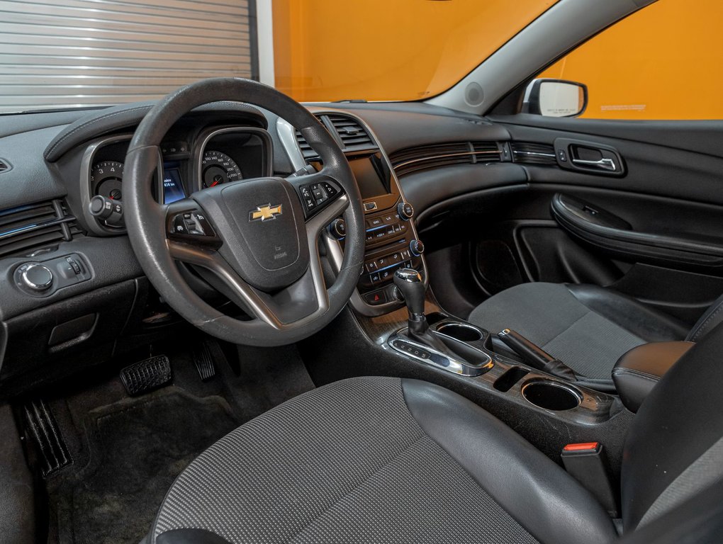 2015 Chevrolet Malibu in St-Jérôme, Quebec - 4 - w1024h768px