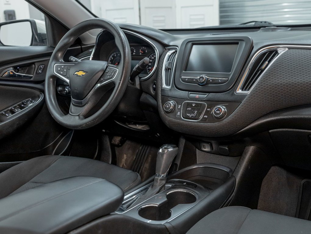 Chevrolet Malibu  2016 à St-Jérôme, Québec - 24 - w1024h768px