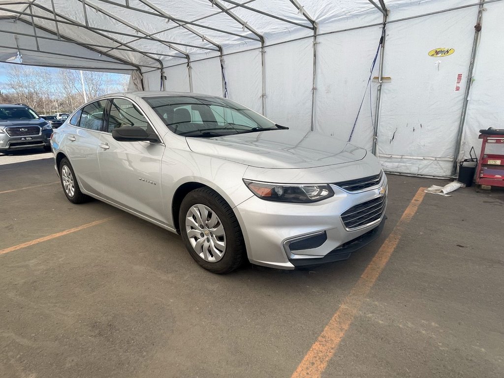 2016 Chevrolet Malibu in St-Jérôme, Quebec - 9 - w1024h768px