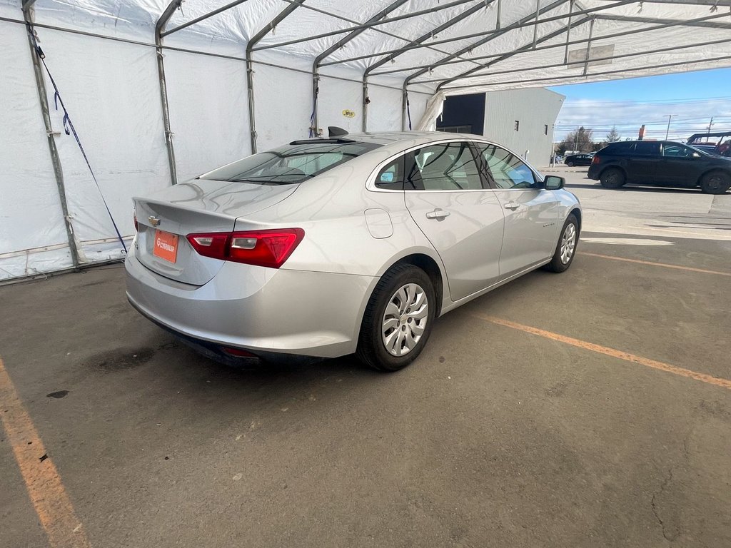 2016 Chevrolet Malibu in St-Jérôme, Quebec - 8 - w1024h768px