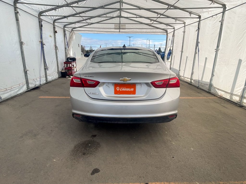2016 Chevrolet Malibu in St-Jérôme, Quebec - 6 - w1024h768px