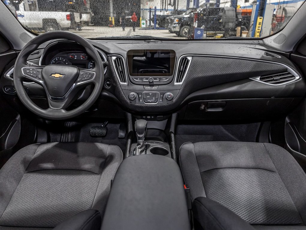 2024 Chevrolet Malibu in St-Jérôme, Quebec - 4 - w1024h768px