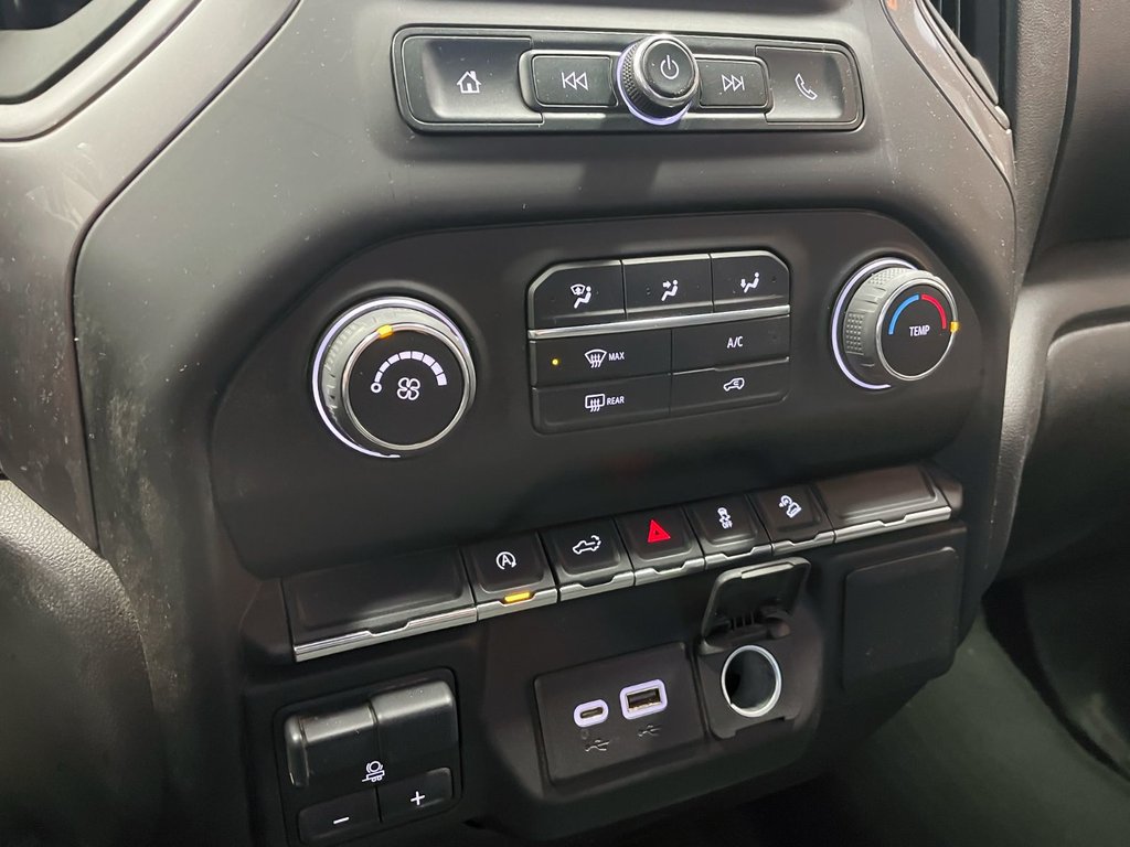 Chevrolet Silverado 1500  2022 à St-Jérôme, Québec - 13 - w1024h768px