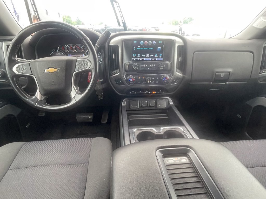 Chevrolet Silverado 1500  2017 à St-Jérôme, Québec - 10 - w1024h768px