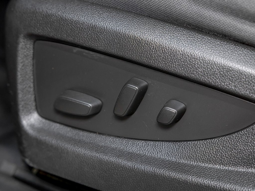 2017 Chevrolet Silverado 1500 in St-Jérôme, Quebec - 24 - w1024h768px