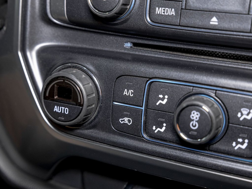 2017 Chevrolet Silverado 1500 in St-Jérôme, Quebec - 20 - w1024h768px