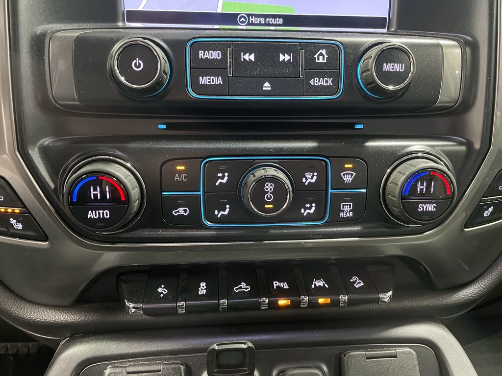 2018 Chevrolet Silverado 1500 in St-Jérôme, Quebec - 17 - w1024h768px