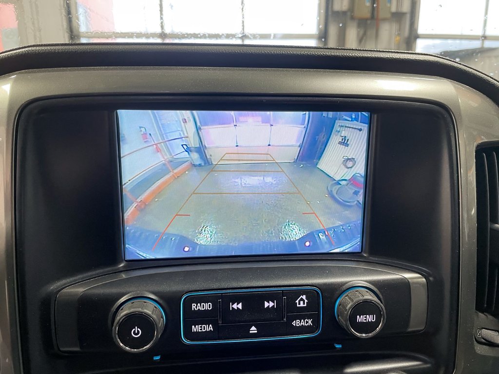 2018 Chevrolet Silverado 1500 in St-Jérôme, Quebec - 16 - w1024h768px