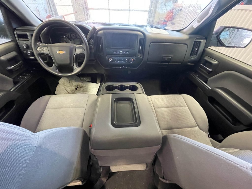 2019 Chevrolet SILVERADO 1500 in St-Jérôme, Quebec - 10 - w1024h768px