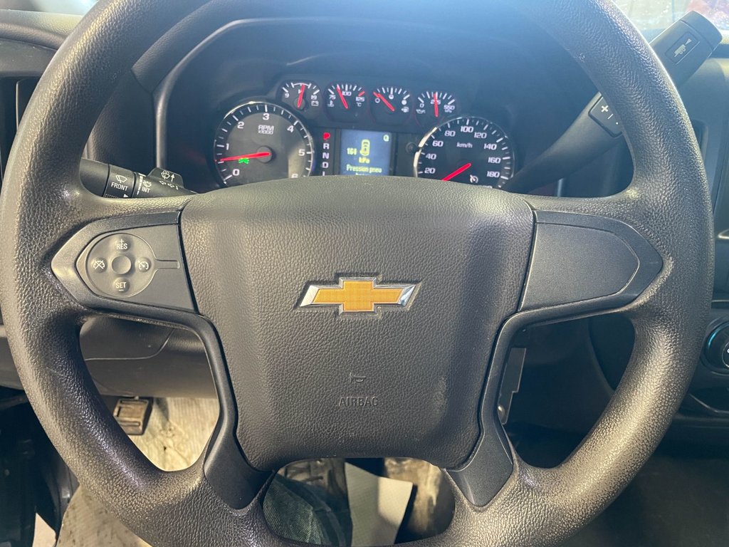 2019 Chevrolet SILVERADO 1500 in St-Jérôme, Quebec - 14 - w1024h768px