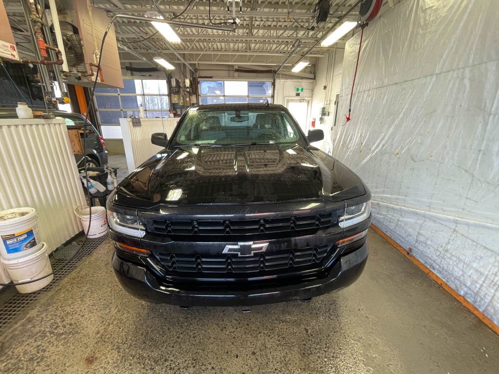 2019 Chevrolet SILVERADO 1500 in St-Jérôme, Quebec - 4 - w1024h768px